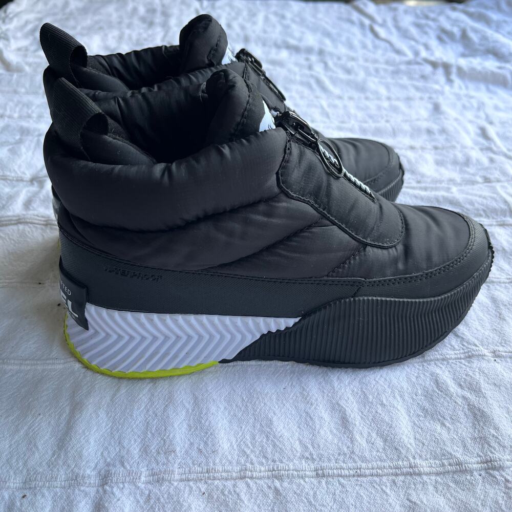 Sorel Out N About III Puffy Zip Boots Womens 7 Black Waterproof Winter